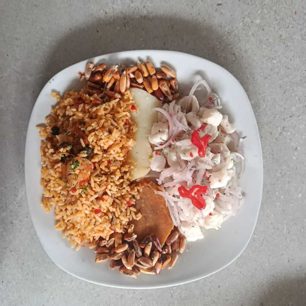 carta del restaurant doña luzmila - ceviche con arroz de mariscos